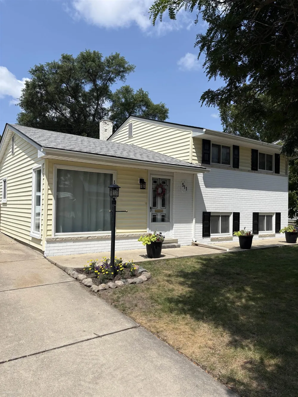 511 Kinross Avenue Clawson City, MI 48017