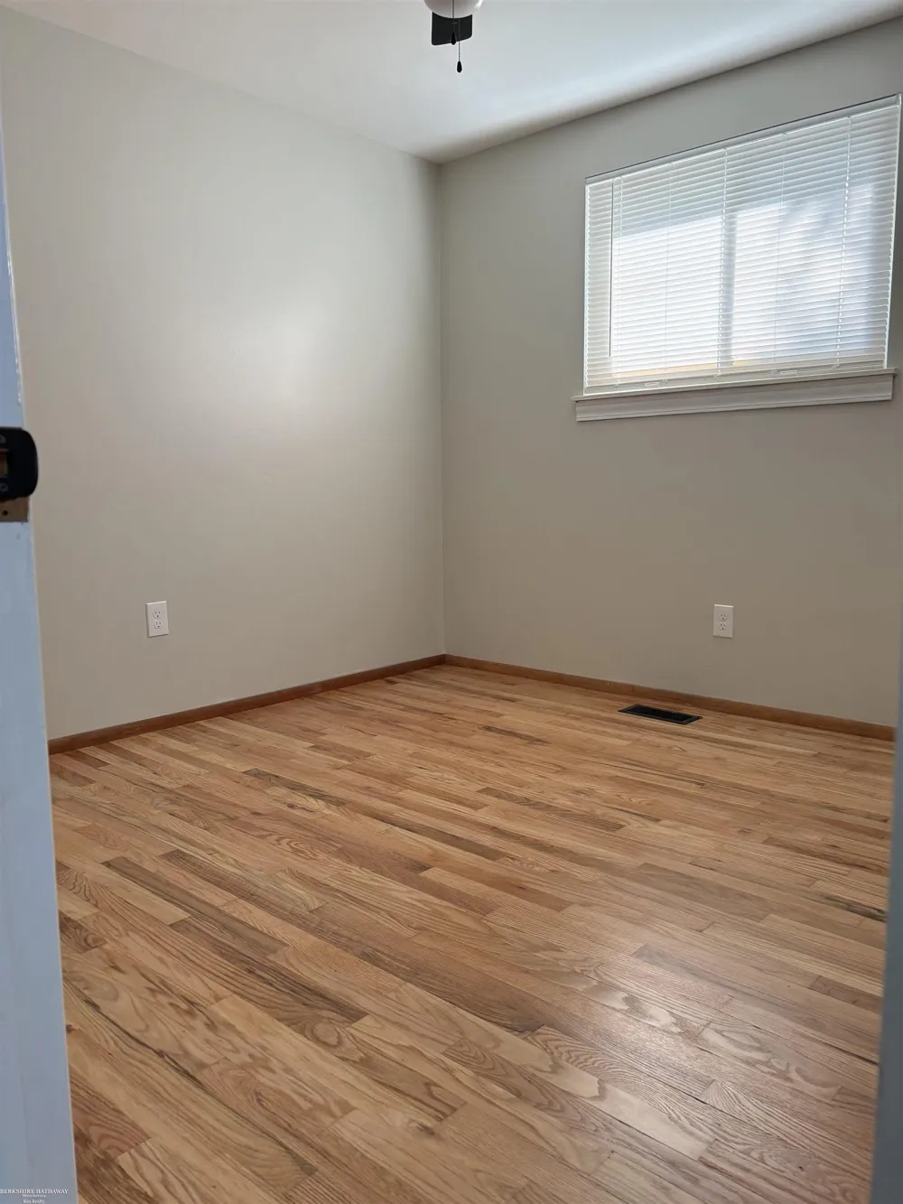511 Kinross Avenue Clawson City, MI 48017