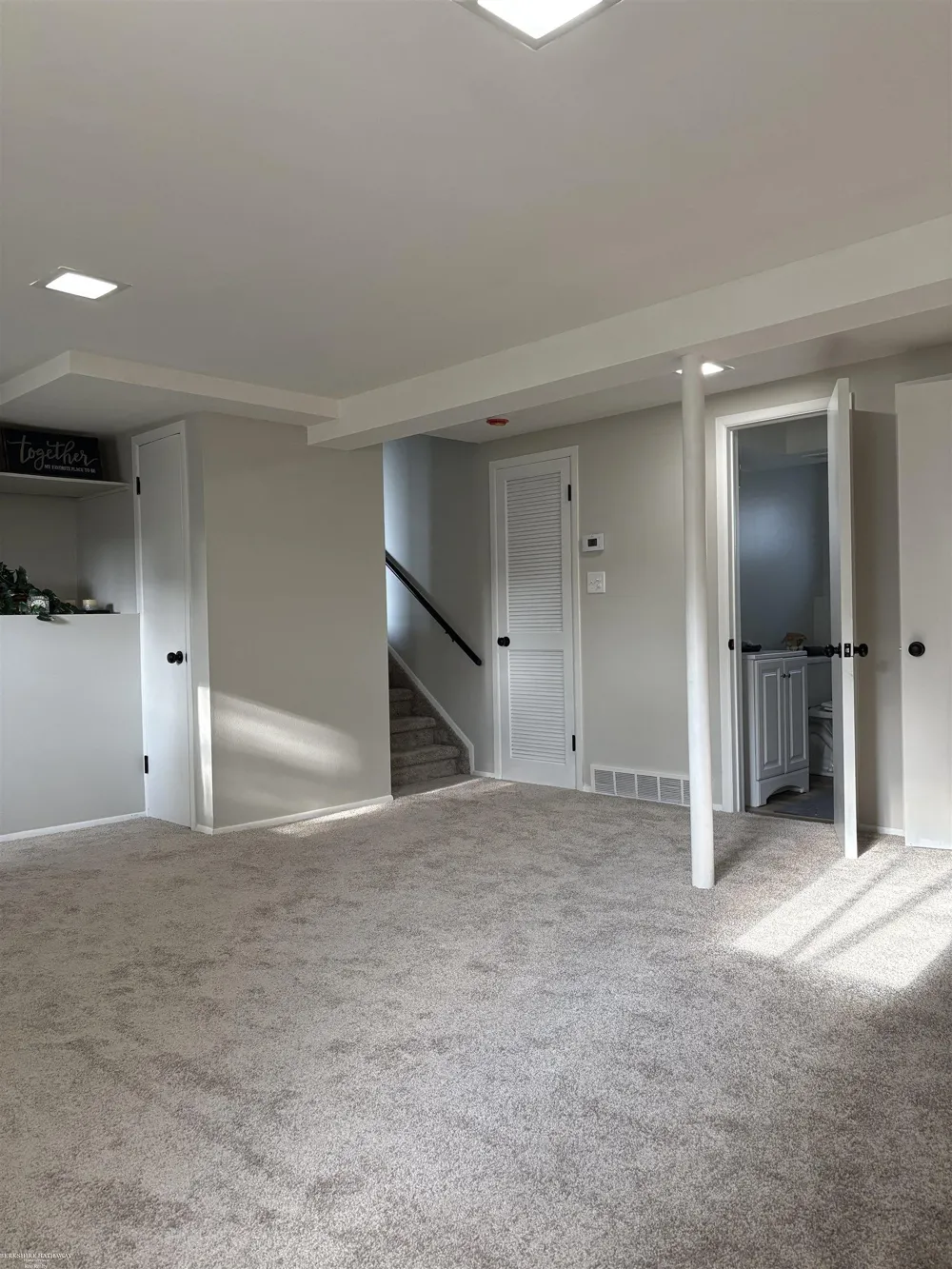 511 Kinross Avenue Clawson City, MI 48017