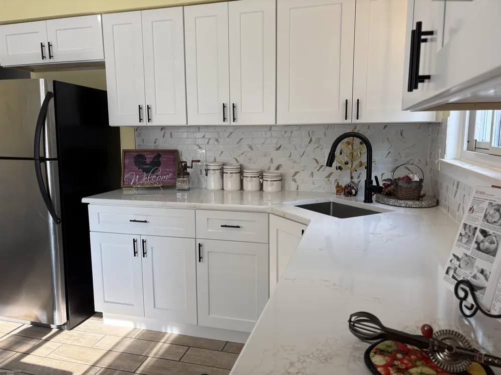 511 Kinross Avenue Clawson City, MI 48017