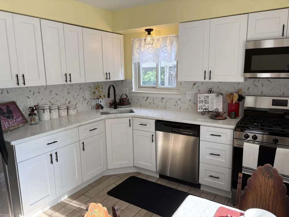 511 Kinross Avenue Clawson City, MI 48017