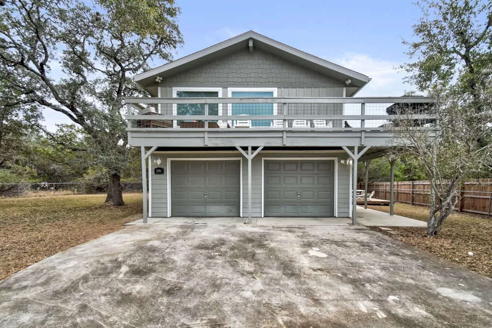 2591 Lakeshore Drive Canyon Lake, TX 78133