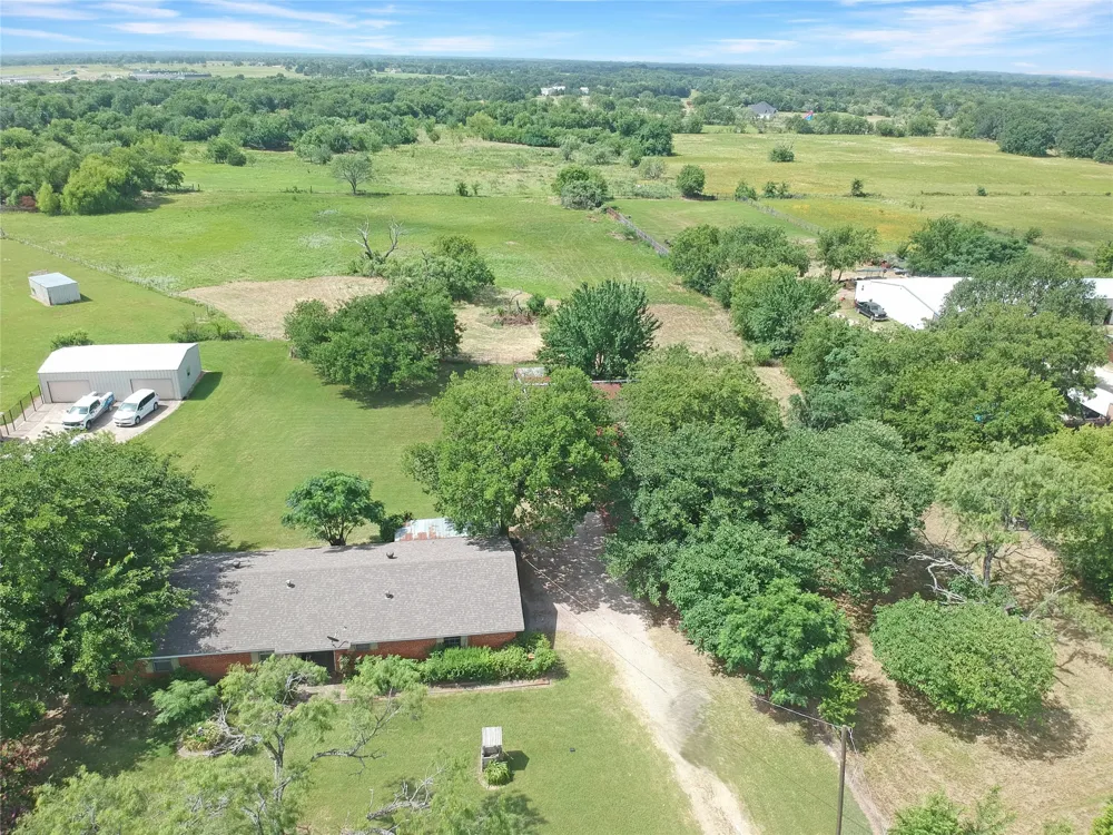 8769 S Fm 148 Scurry, TX 75158