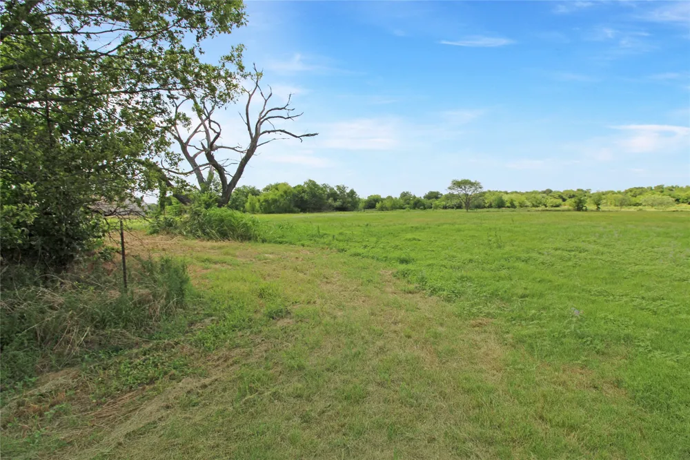 8769 S Fm 148 Scurry, TX 75158