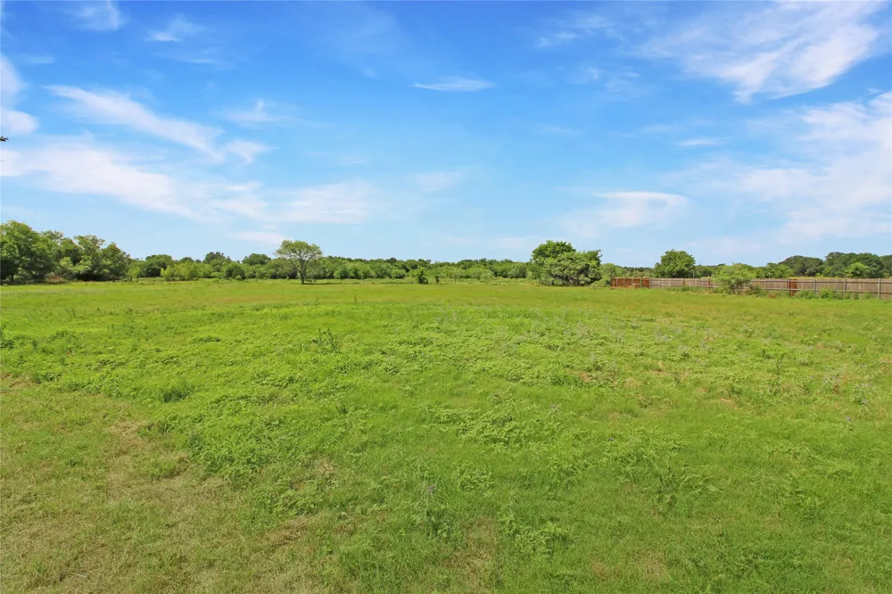 8769 S Fm 148 Scurry, TX 75158