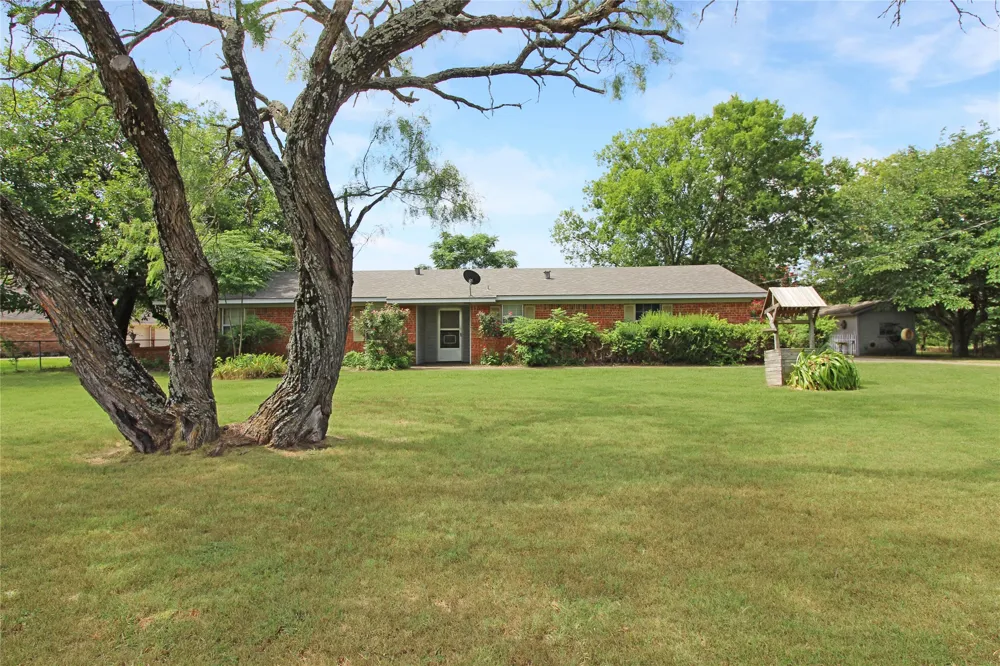 8769 S Fm 148 Scurry, TX 75158
