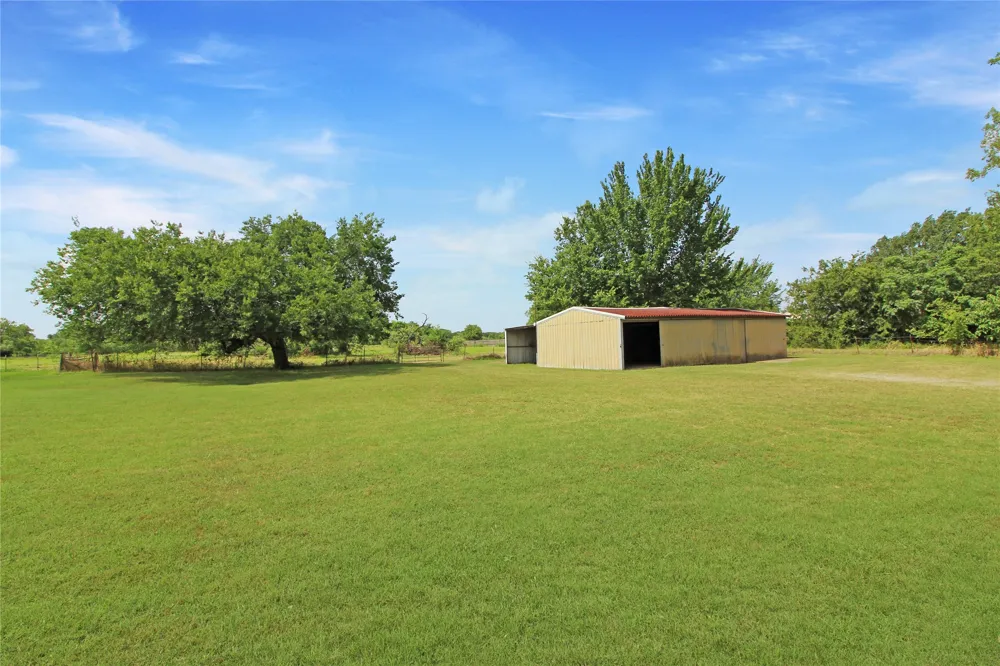 8769 S Fm 148 Scurry, TX 75158