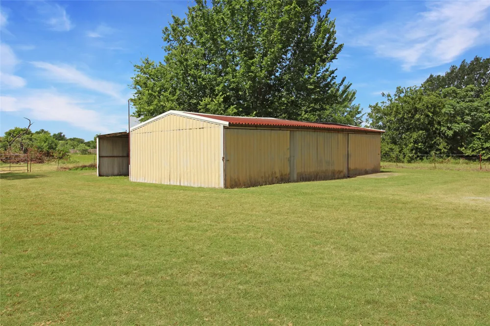 8769 S Fm 148 Scurry, TX 75158