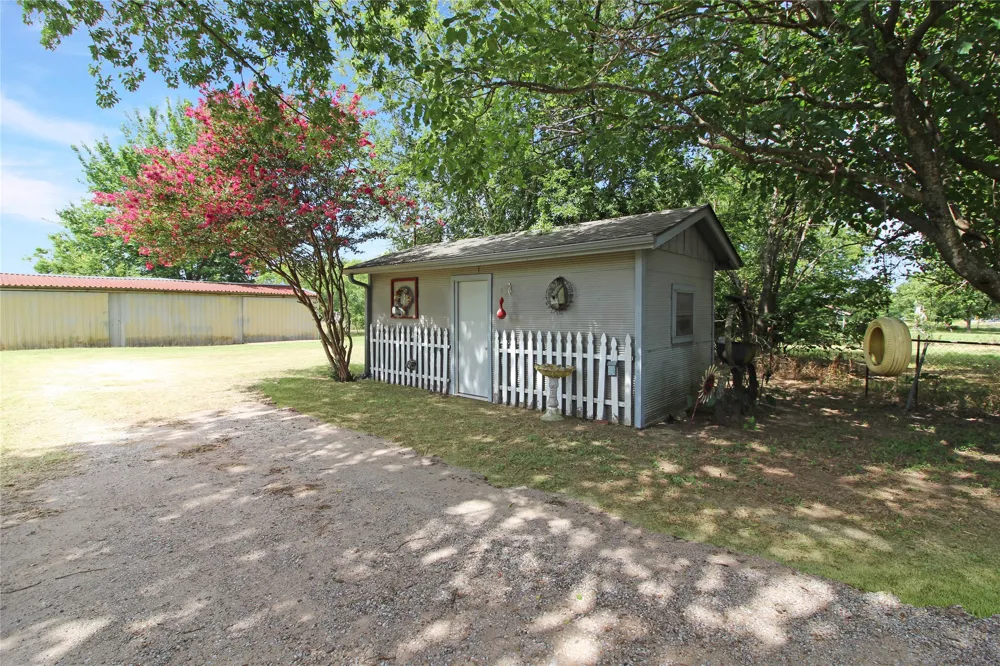 8769 S Fm 148 Scurry, TX 75158