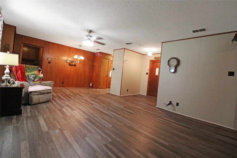8769 S Fm 148 Scurry, TX 75158
