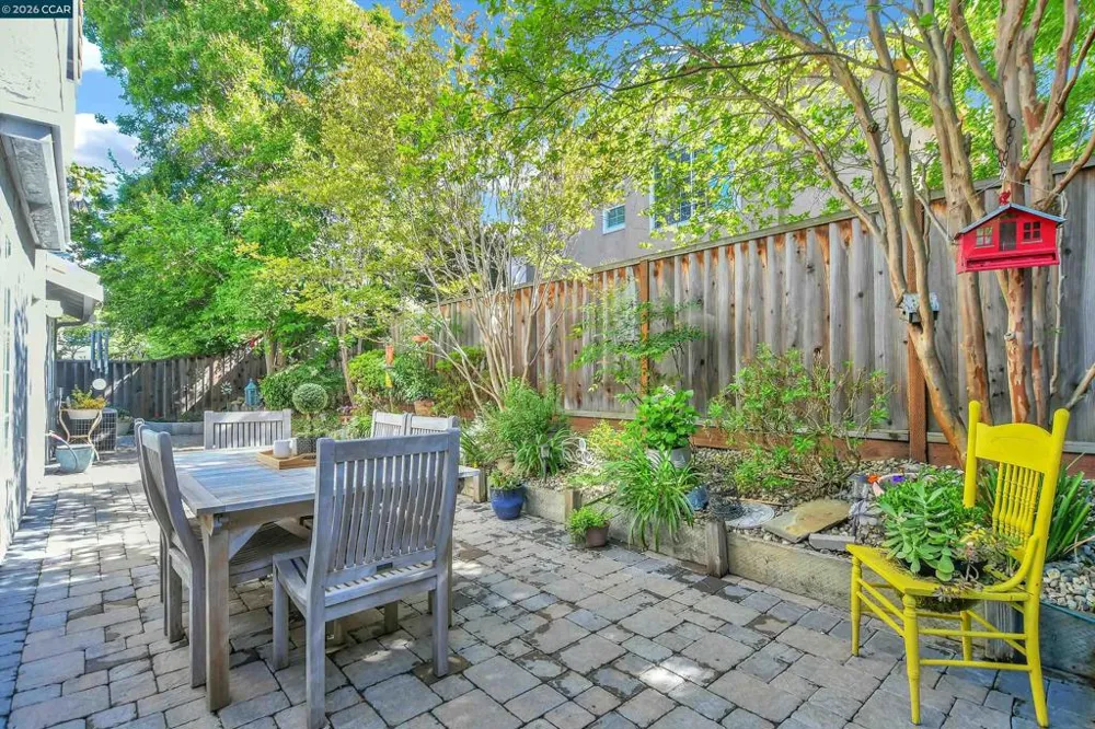 280 Brady Street Martinez, CA 94553