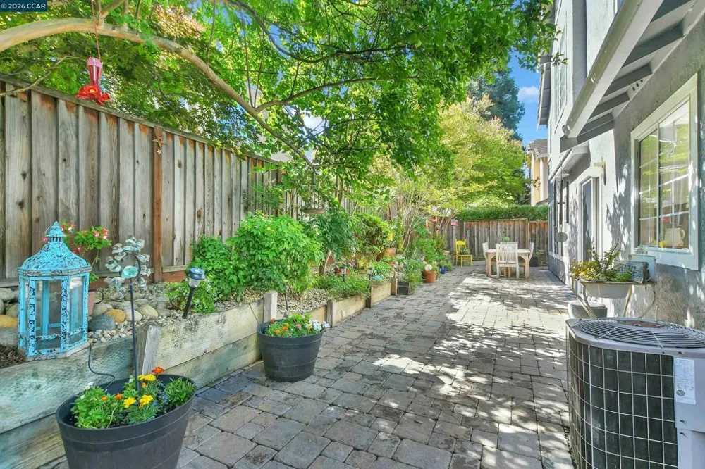 280 Brady Street Martinez, CA 94553