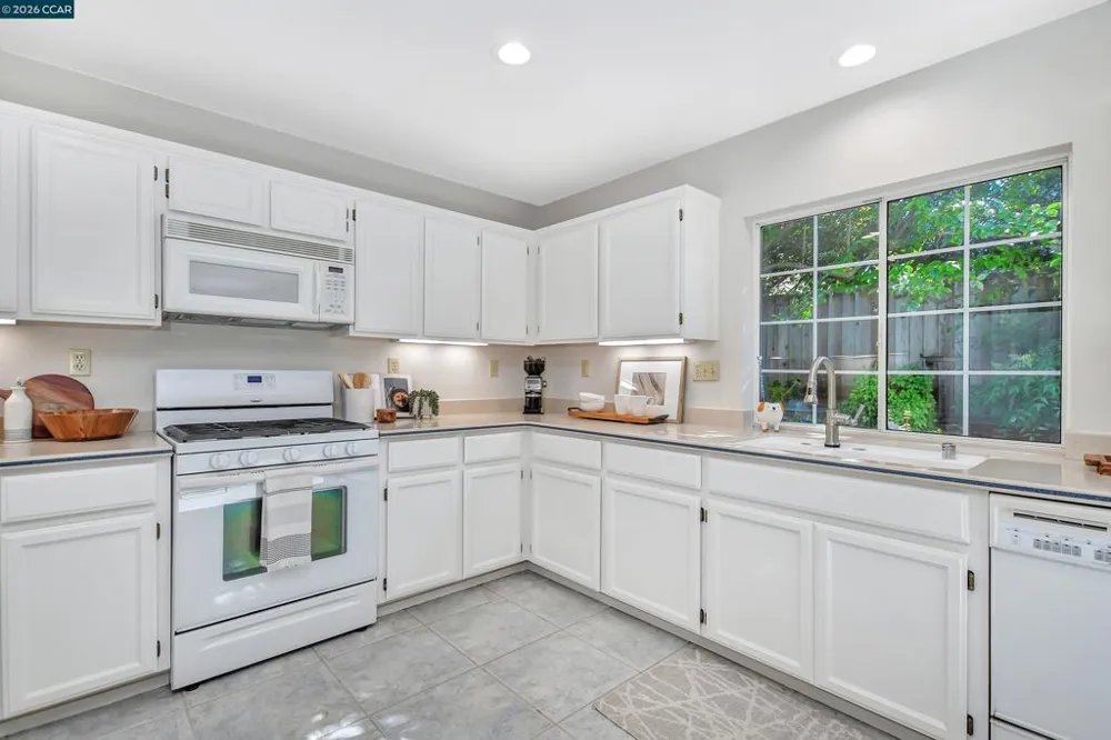280 Brady Street Martinez, CA 94553