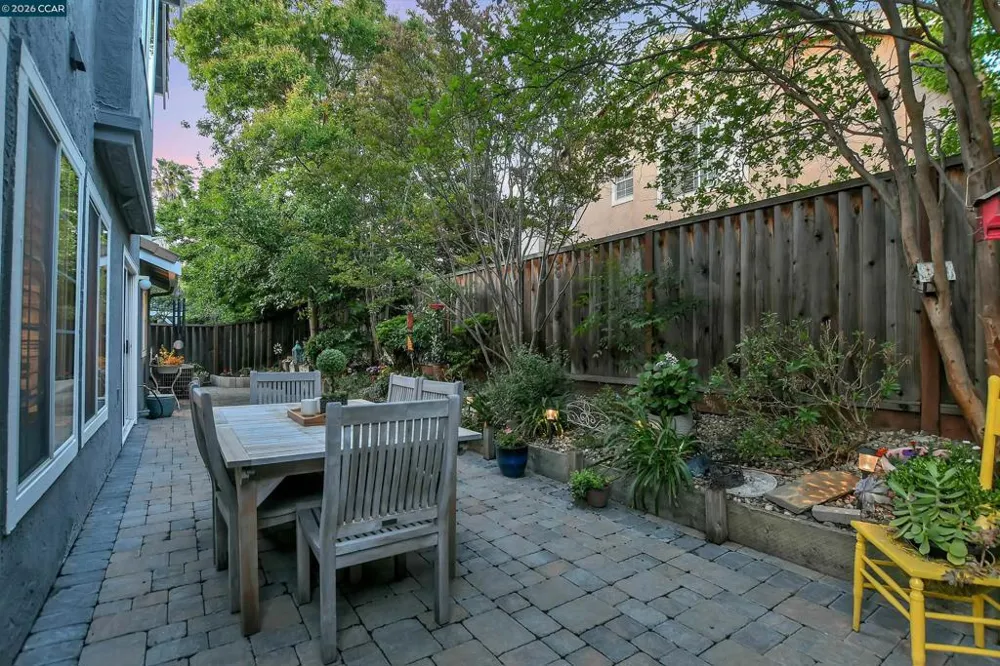 280 Brady Street Martinez, CA 94553