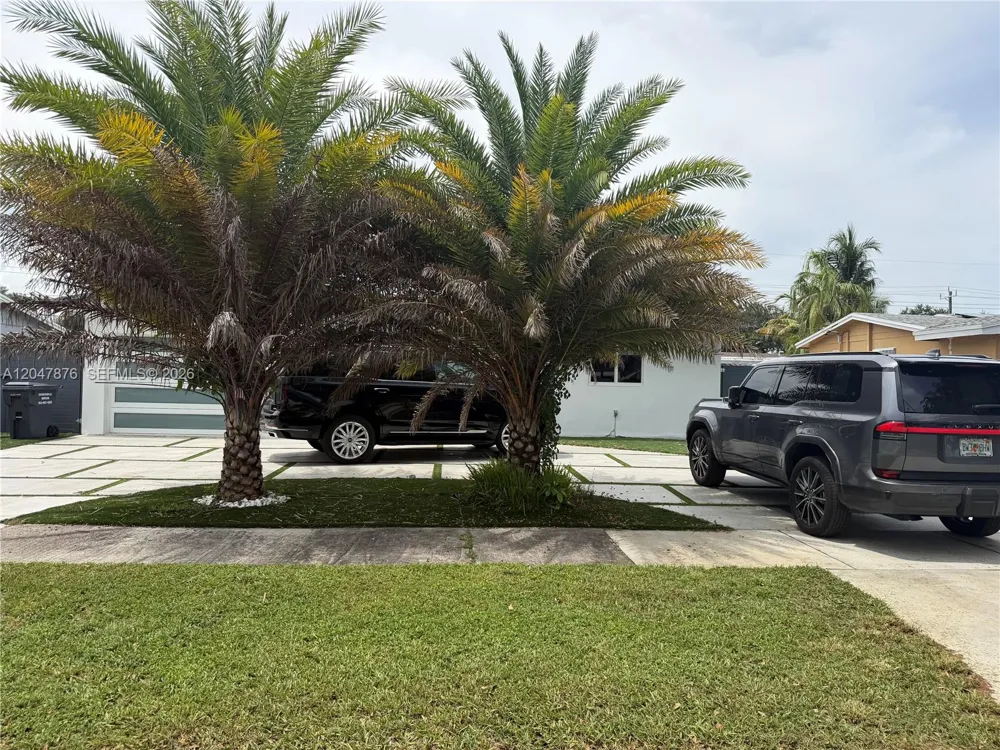 7525 Roosevelt St Hollywood, FL 33024