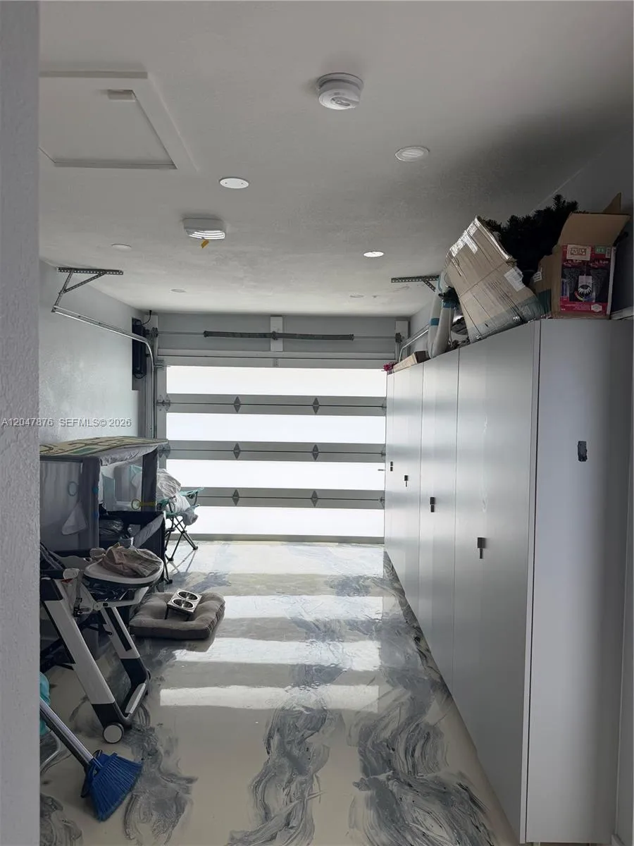 7525 Roosevelt St Hollywood, FL 33024