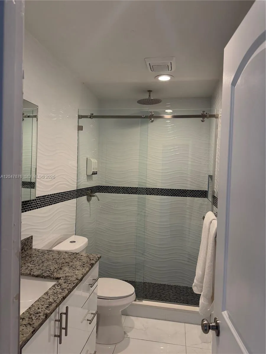 7525 Roosevelt St Hollywood, FL 33024