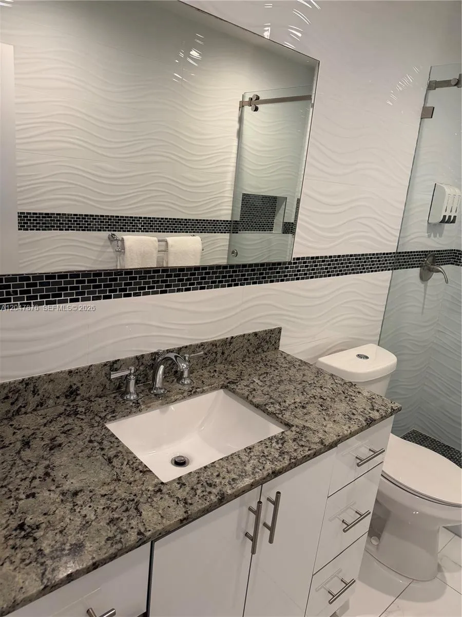 7525 Roosevelt St Hollywood, FL 33024