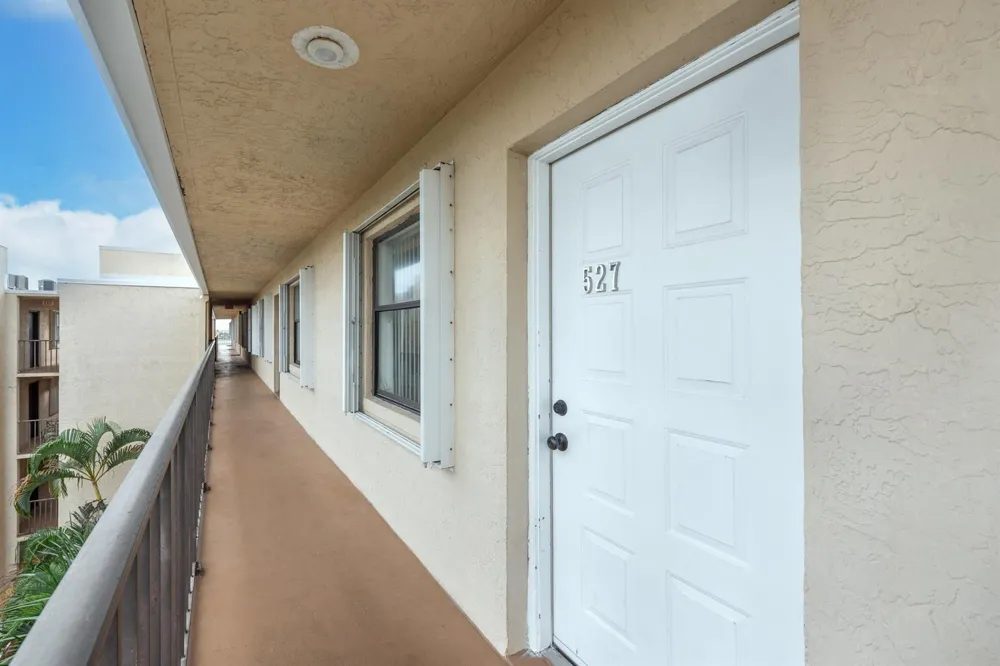 896 Federal Highway #527 Lantana, FL 33462