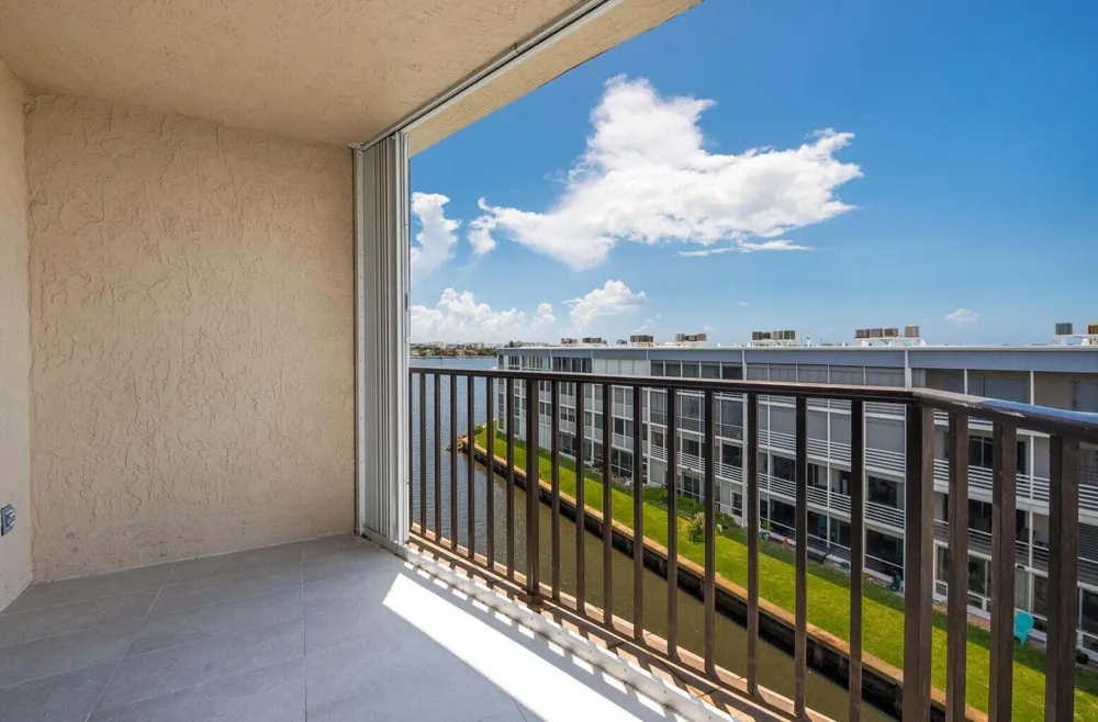 896 Federal Highway #527 Lantana, FL 33462