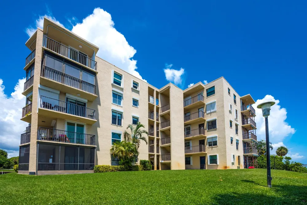 896 Federal Highway #527 Lantana, FL 33462