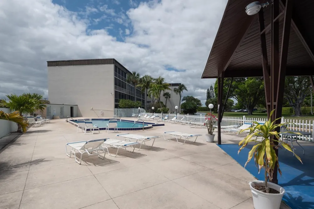 896 Federal Highway #527 Lantana, FL 33462