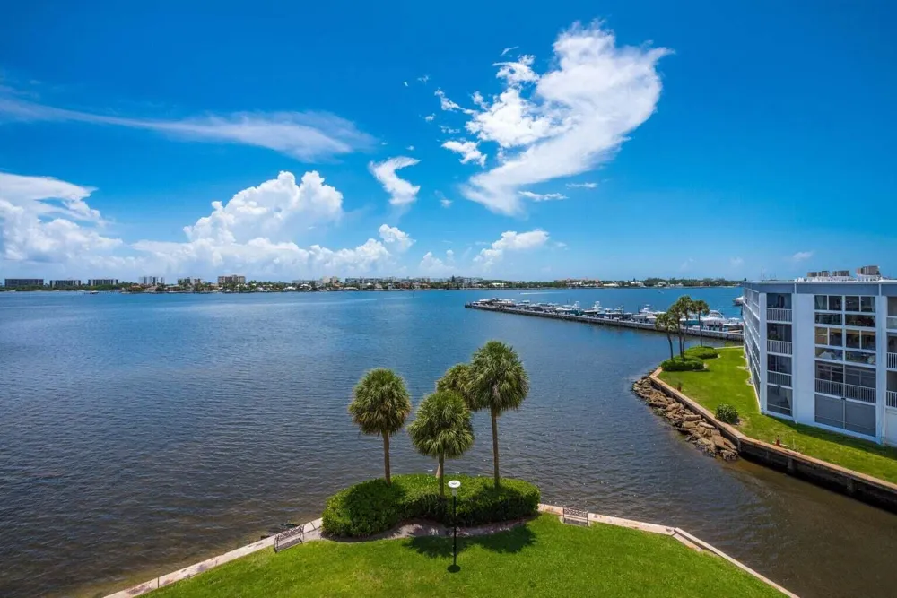 896 Federal Highway #527 Lantana, FL 33462