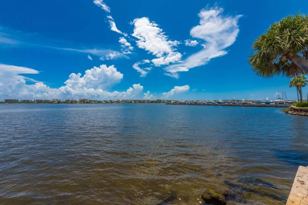 896 Federal Highway #527 Lantana, FL 33462