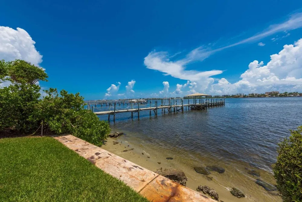 896 Federal Highway #527 Lantana, FL 33462