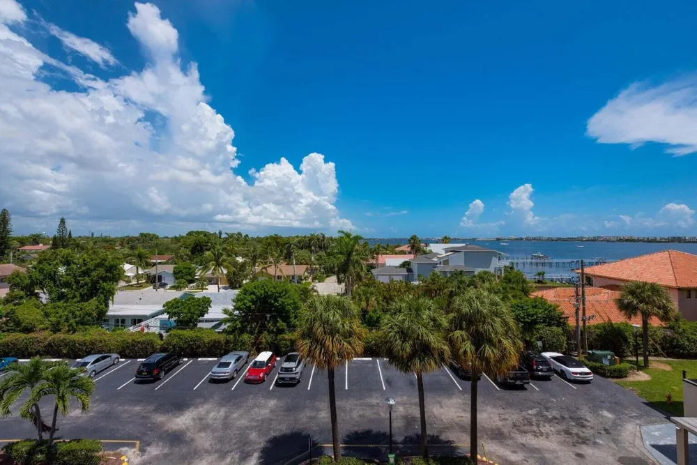 896 Federal Highway #527 Lantana, FL 33462
