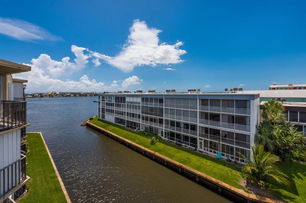 896 Federal Highway #527 Lantana, FL 33462