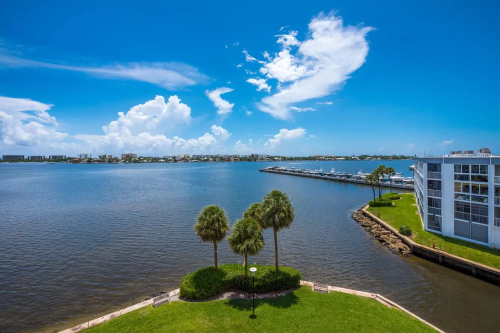 896 Federal Highway #527 Lantana, FL 33462