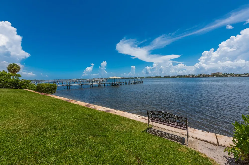 896 Federal Highway #527 Lantana, FL 33462