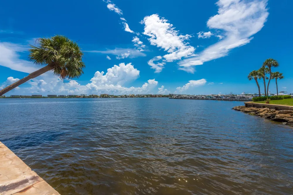 896 Federal Highway #527 Lantana, FL 33462