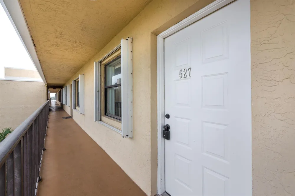 896 Federal Highway #527 Lantana, FL 33462