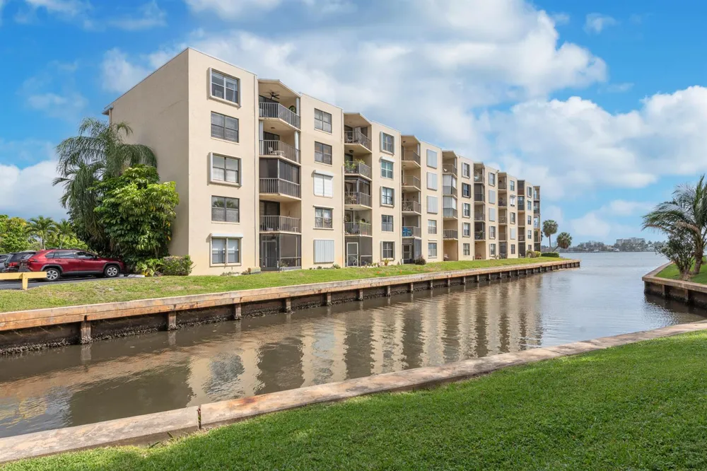 896 Federal Highway #527 Lantana, FL 33462