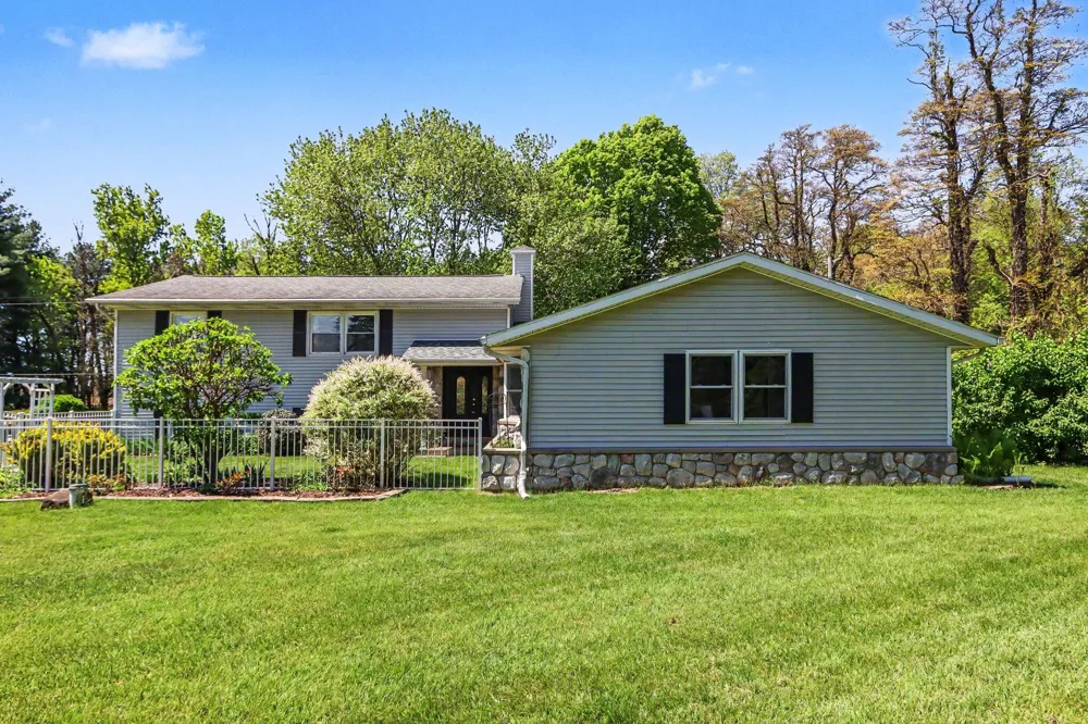 6985 12th Street Alamo Township, MI 49009