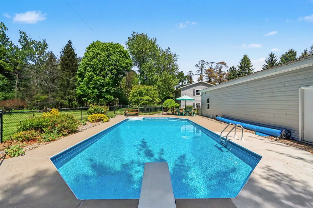 6985 12th Street Alamo Township, MI 49009