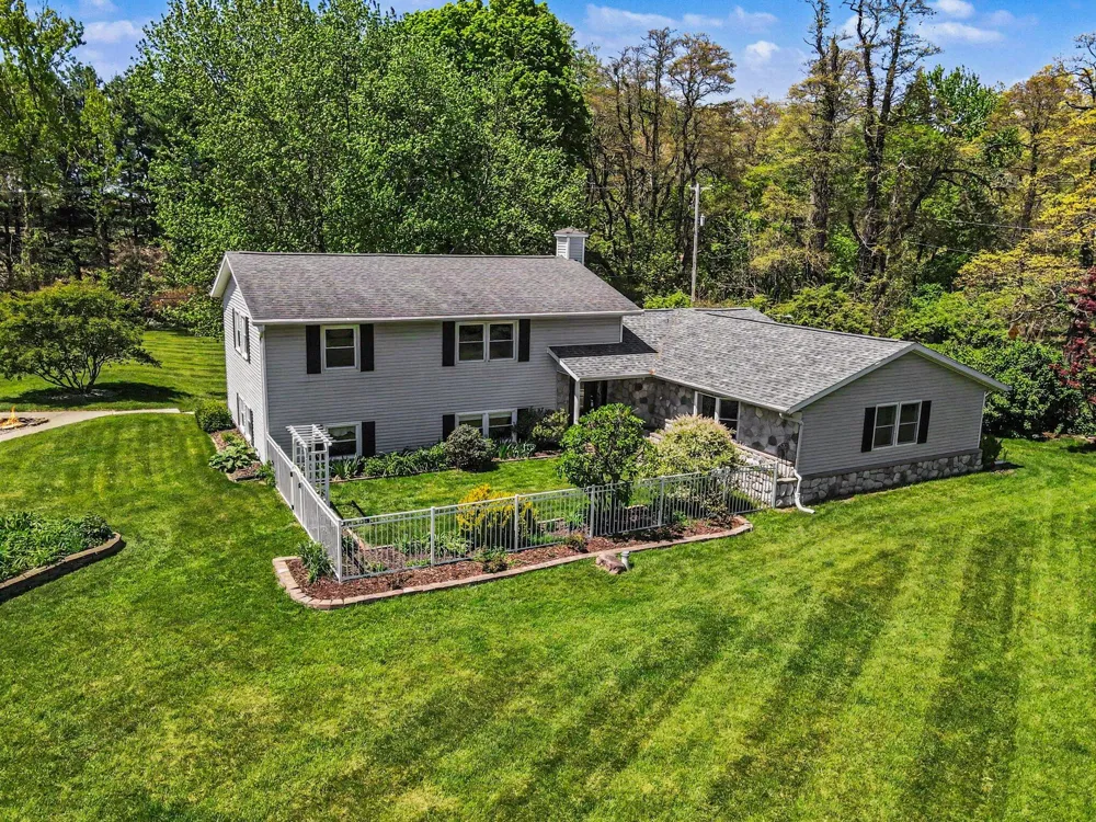 6985 12th Street Alamo Township, MI 49009