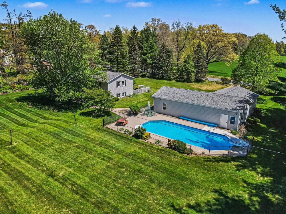 6985 12th Street Alamo Township, MI 49009