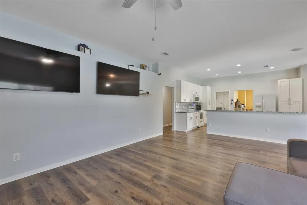 10234 BLOOMFIELD HILLS DRIVE Seffner, FL 33584