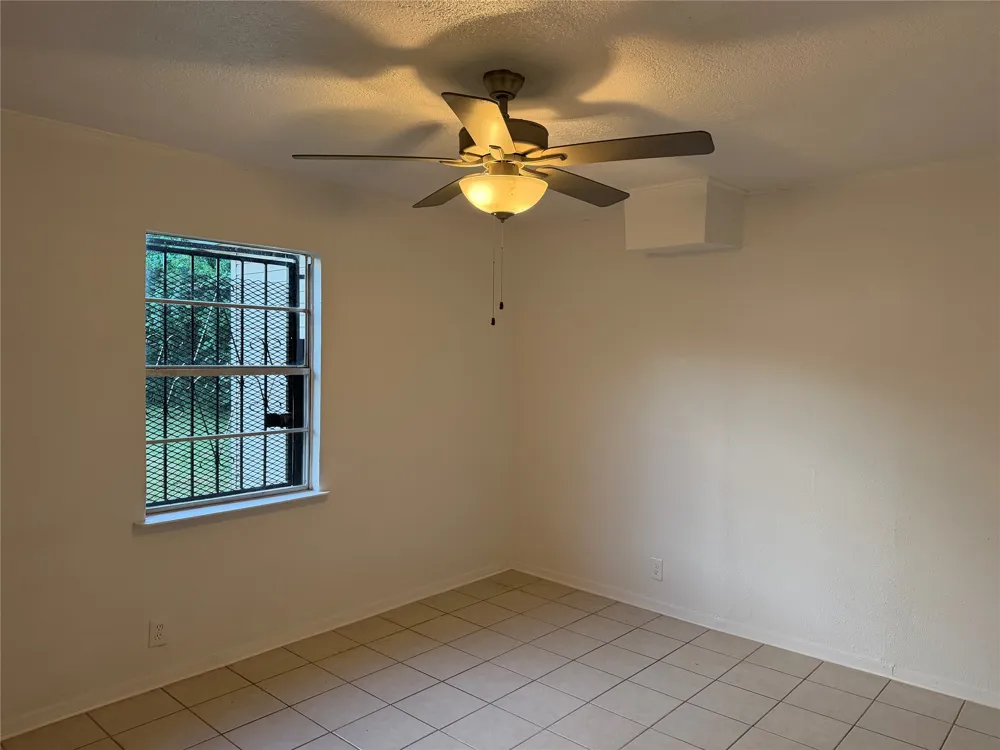 1060 Gardner Austin, TX 78721
