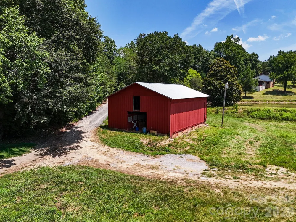 813 Robinson Clemmer Road Dallas, NC 28034