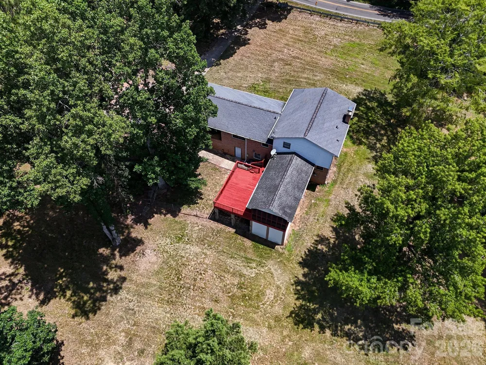 813 Robinson Clemmer Road Dallas, NC 28034