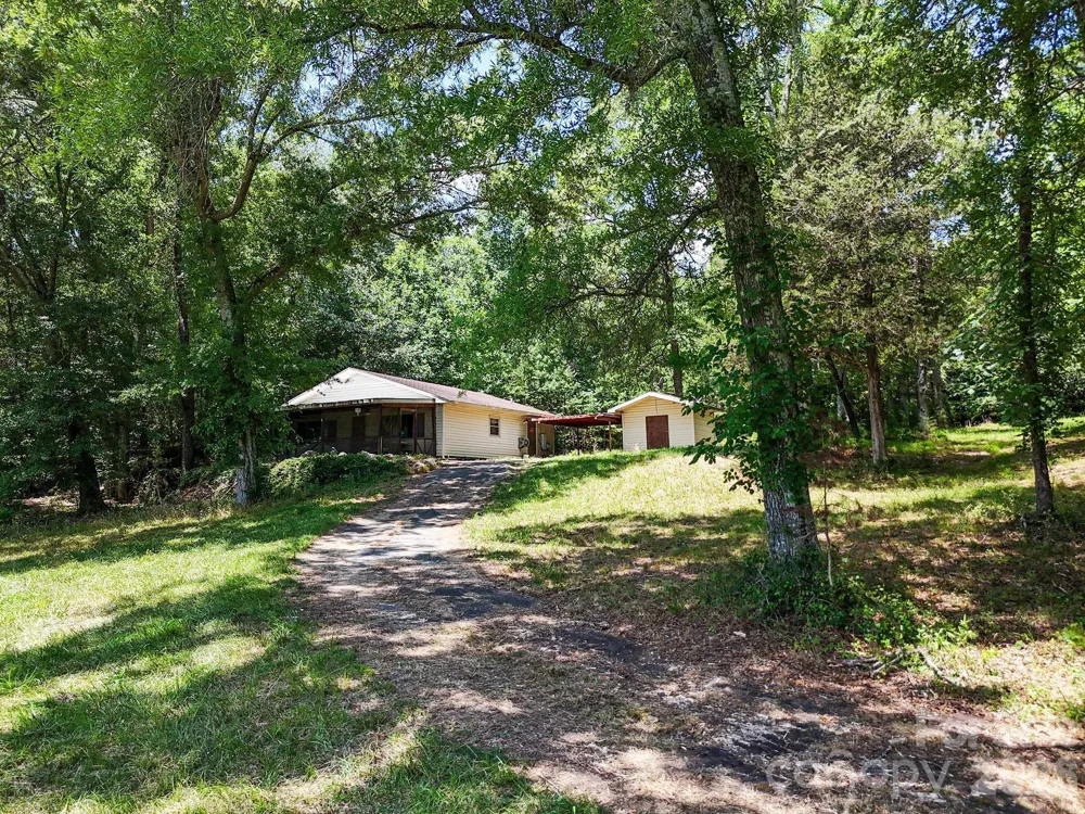 813 Robinson Clemmer Road Dallas, NC 28034