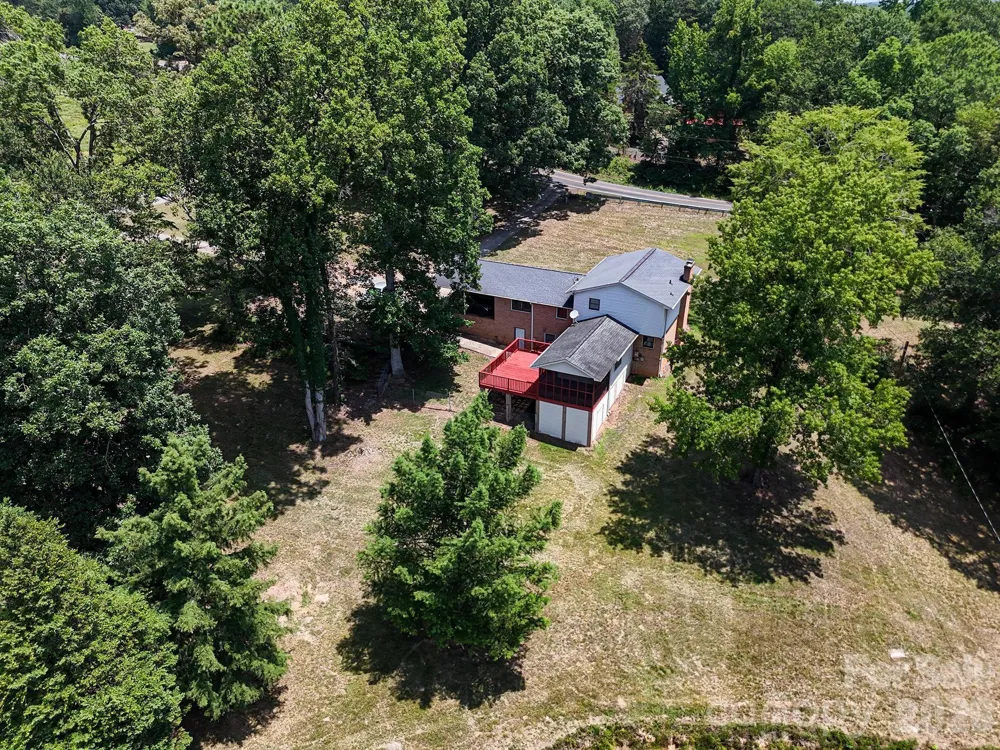 813 Robinson Clemmer Road Dallas, NC 28034