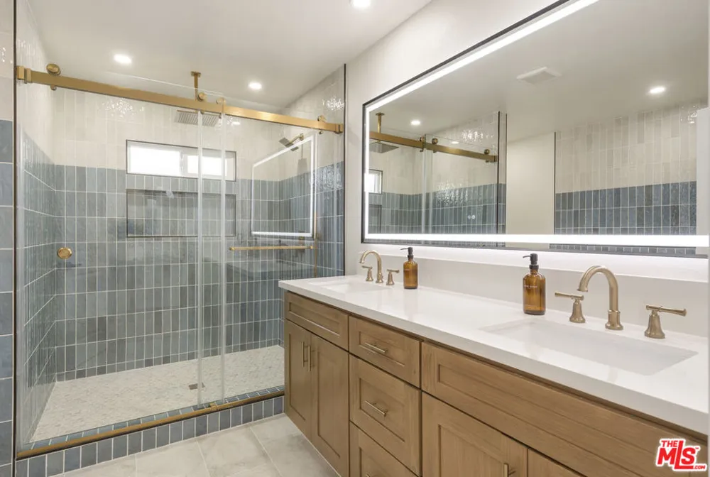1747 Wollacott Street Redondo Beach, CA 90278