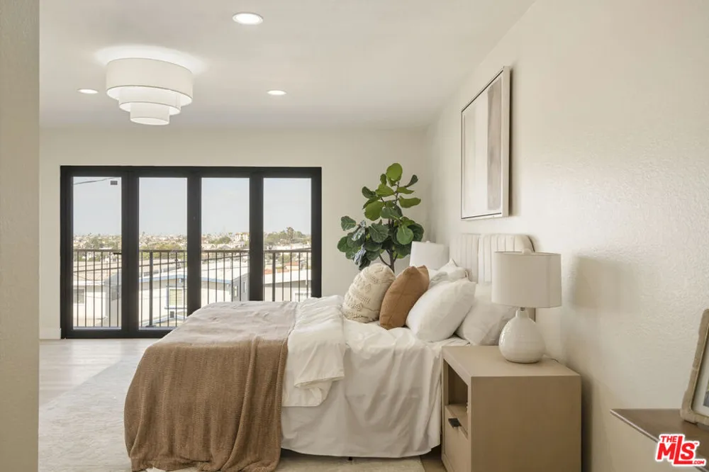 1747 Wollacott Street Redondo Beach, CA 90278