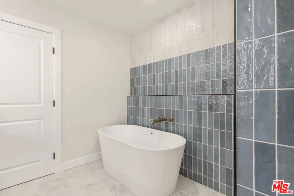 1747 Wollacott Street Redondo Beach, CA 90278