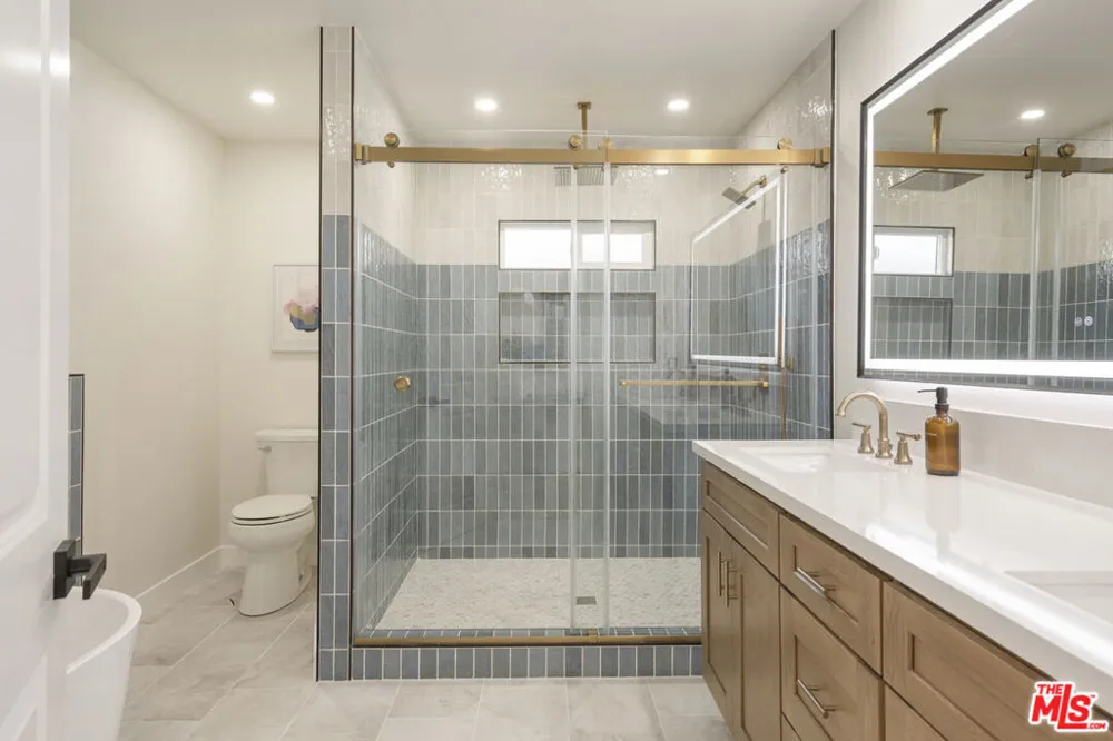 1747 Wollacott Street Redondo Beach, CA 90278